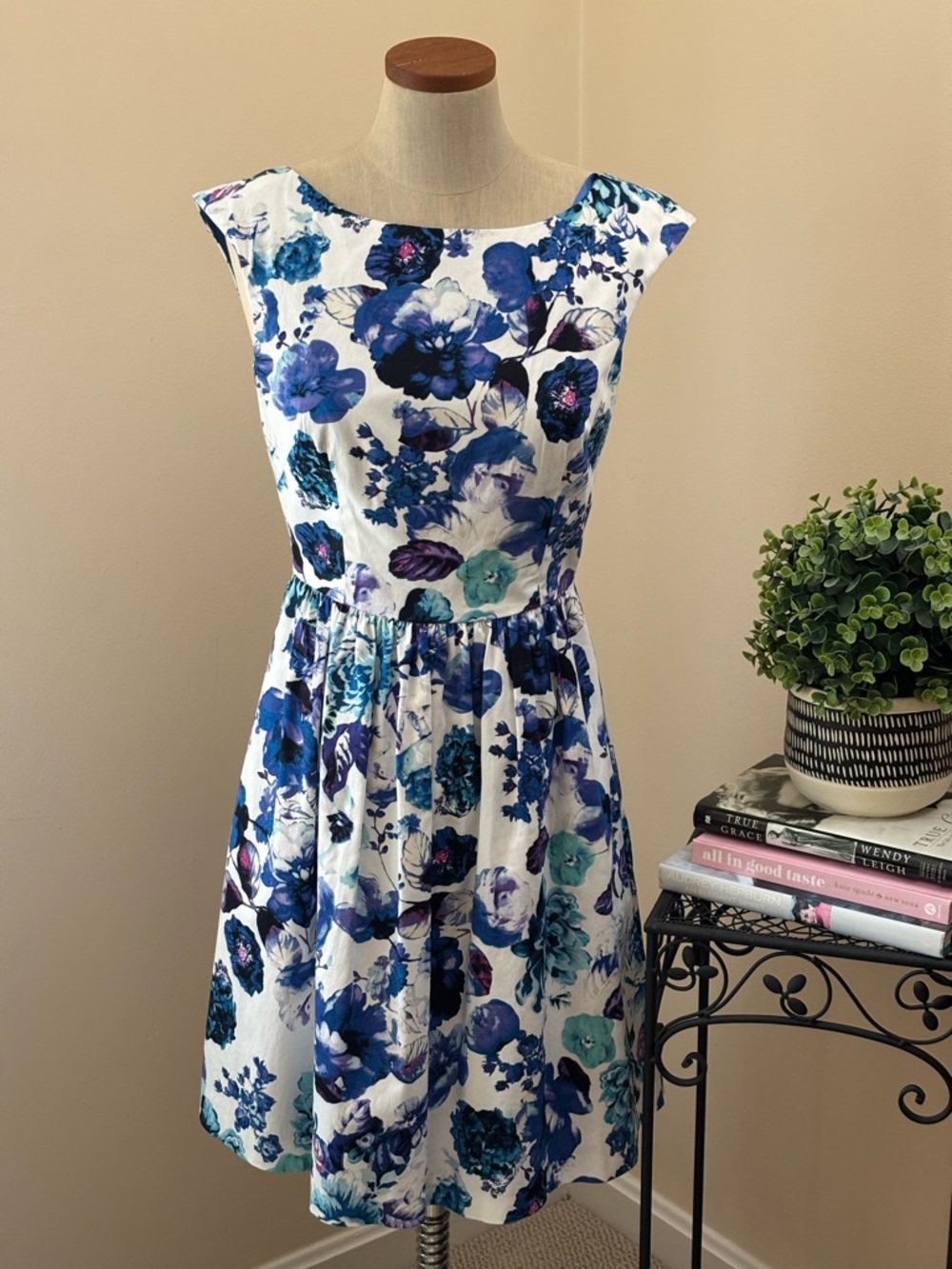 ELIZA J. Blue & White Floral Fit and Flare Cocktail Party Summer Dress Size 6